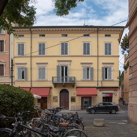 Tribunali Suite De Charme Bologna Bagian luar foto