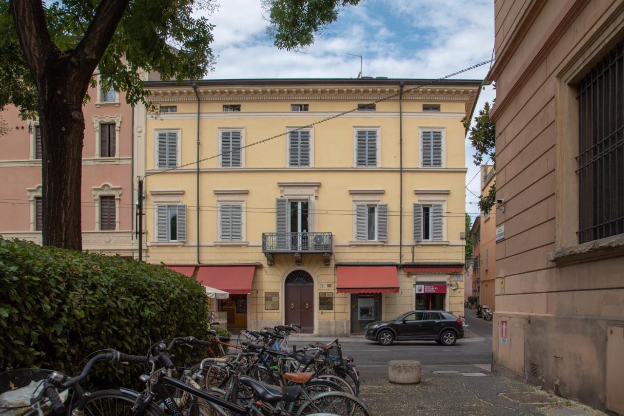 Tribunali Suite De Charme Bologna Bagian luar foto