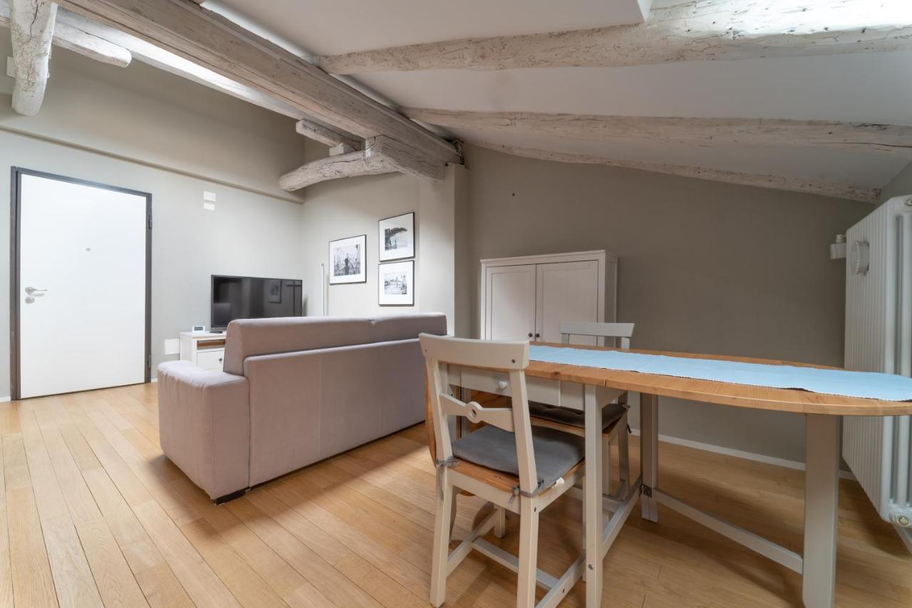 Tribunali Suite De Charme Bologna Bagian luar foto