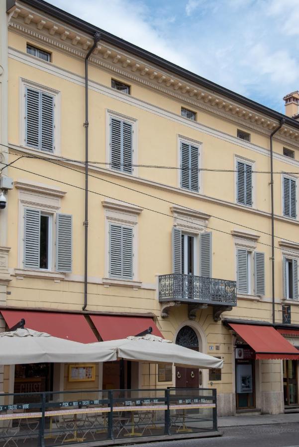 Tribunali Suite De Charme Bologna Bagian luar foto