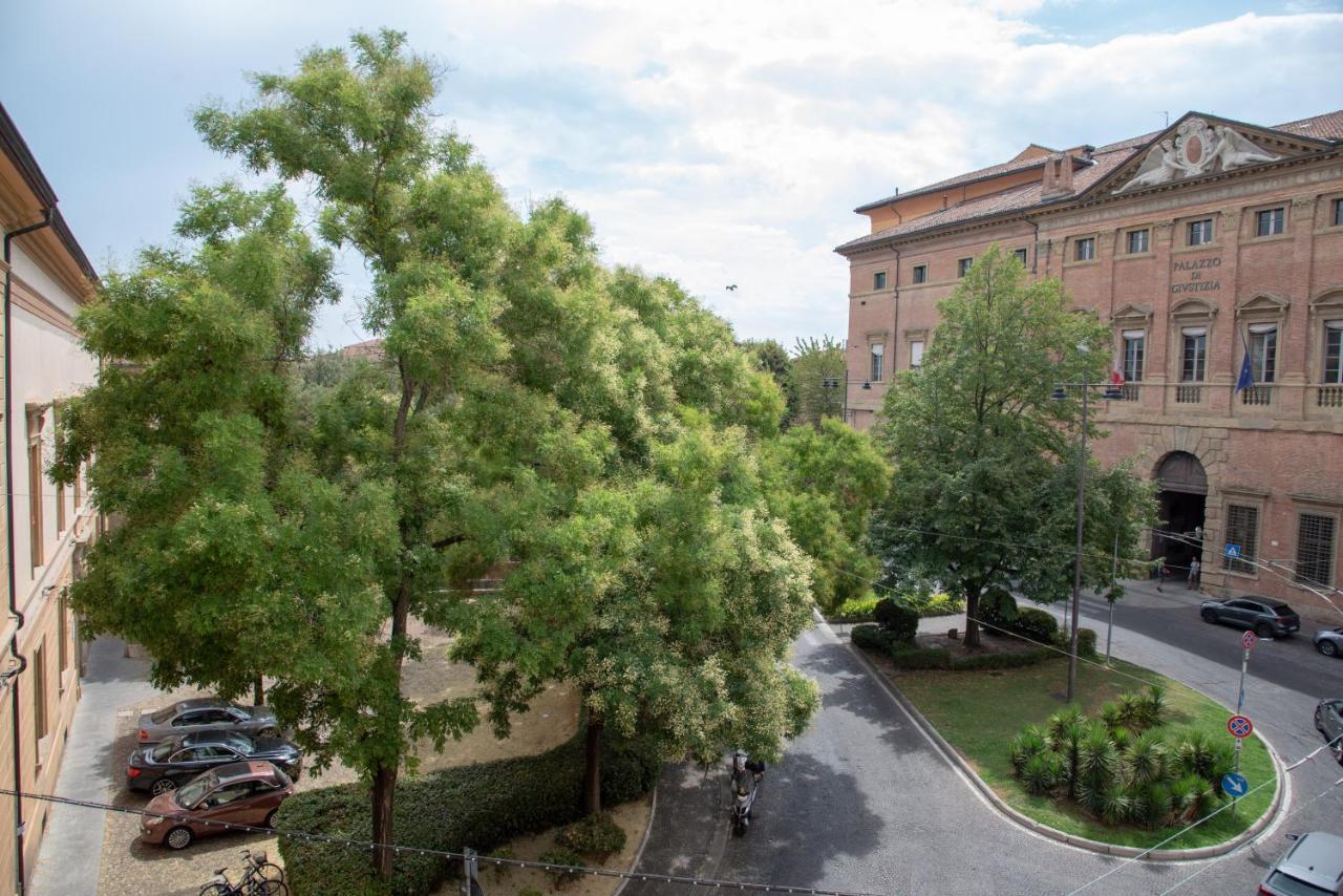 Tribunali Suite De Charme Bologna Bagian luar foto